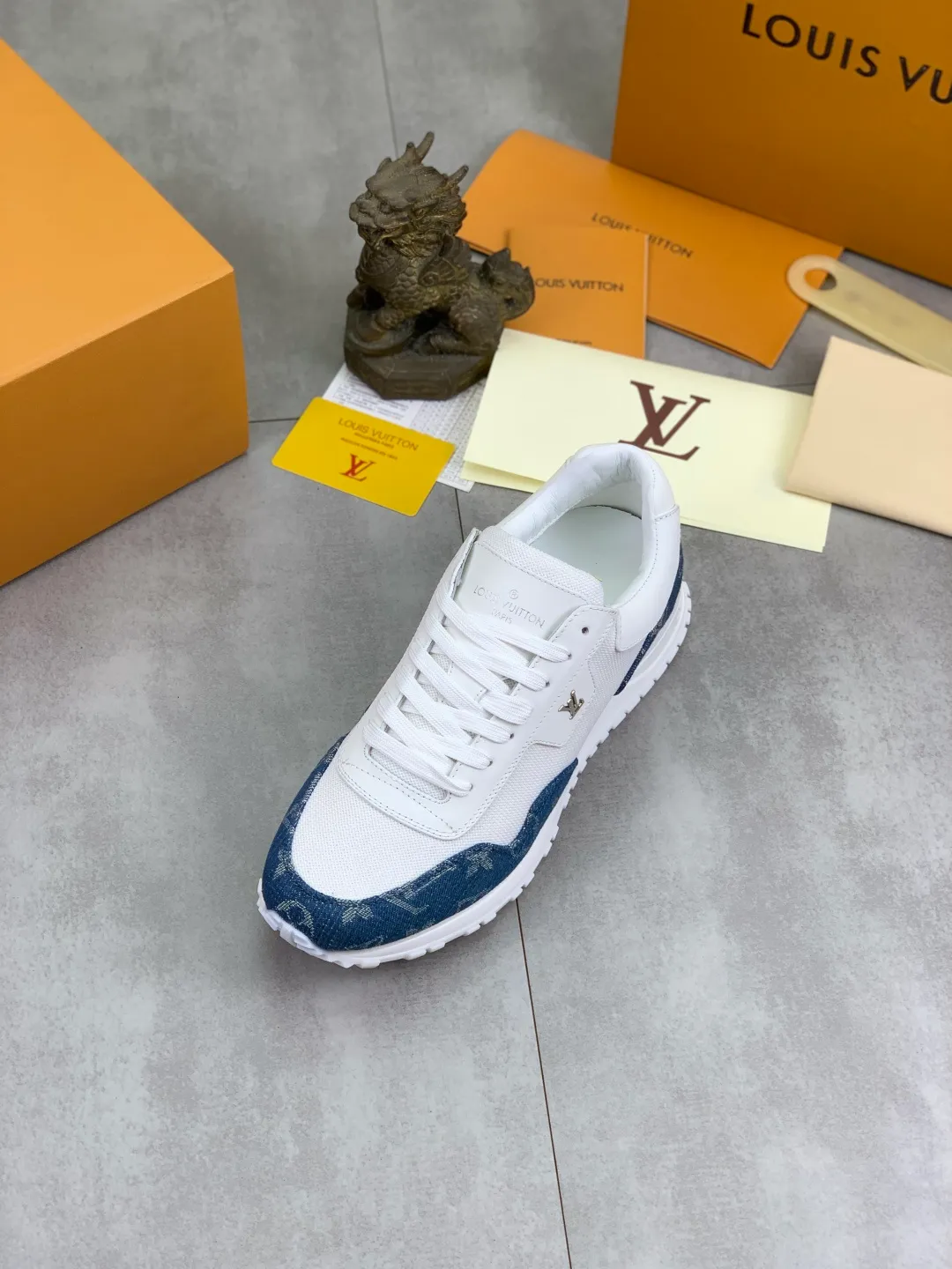 Men's men's shoes 💰P680 new style 💶[LOUIS VUITTON] (original order) new style 🍀LV Louis Vuitton * - top version of LV classic trendy shoes! Made of imported original cowhide and water-dyed cowhide lining. The latest original wear-resistant rubber combination outsole! High quality products! Multiple colors available, code number: 38-44 (45 46 customized)